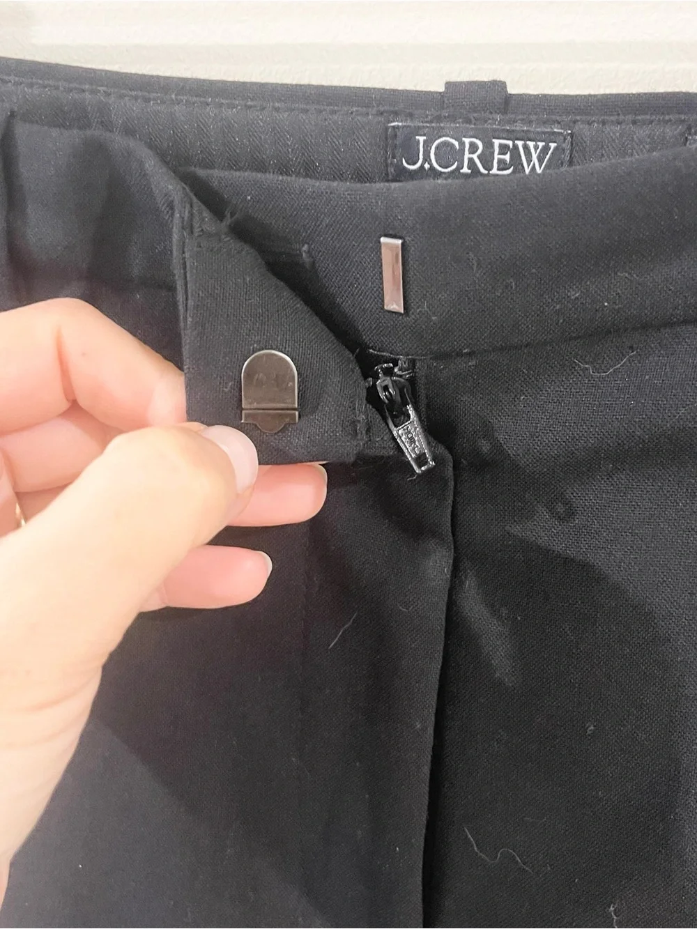 J. Crew Essential wide leg pant in Italian wool woman’s size 8 black